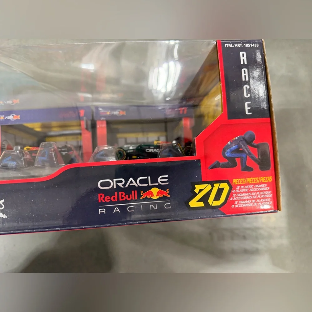 Bburago 1/43 Racing Course Set - Picture 2 of 4